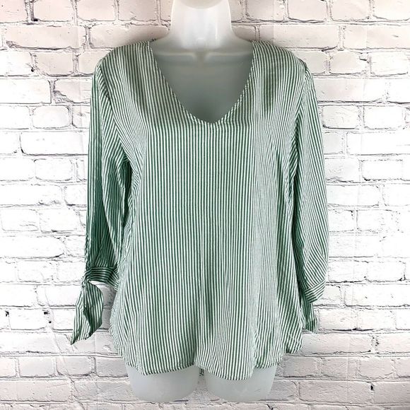 H&M L.O.G.G. Green Striped V-neck Tunic Top Size 4 - Picture 2 of 9